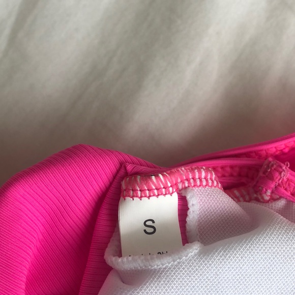 Bikini - Picture 4 of 5